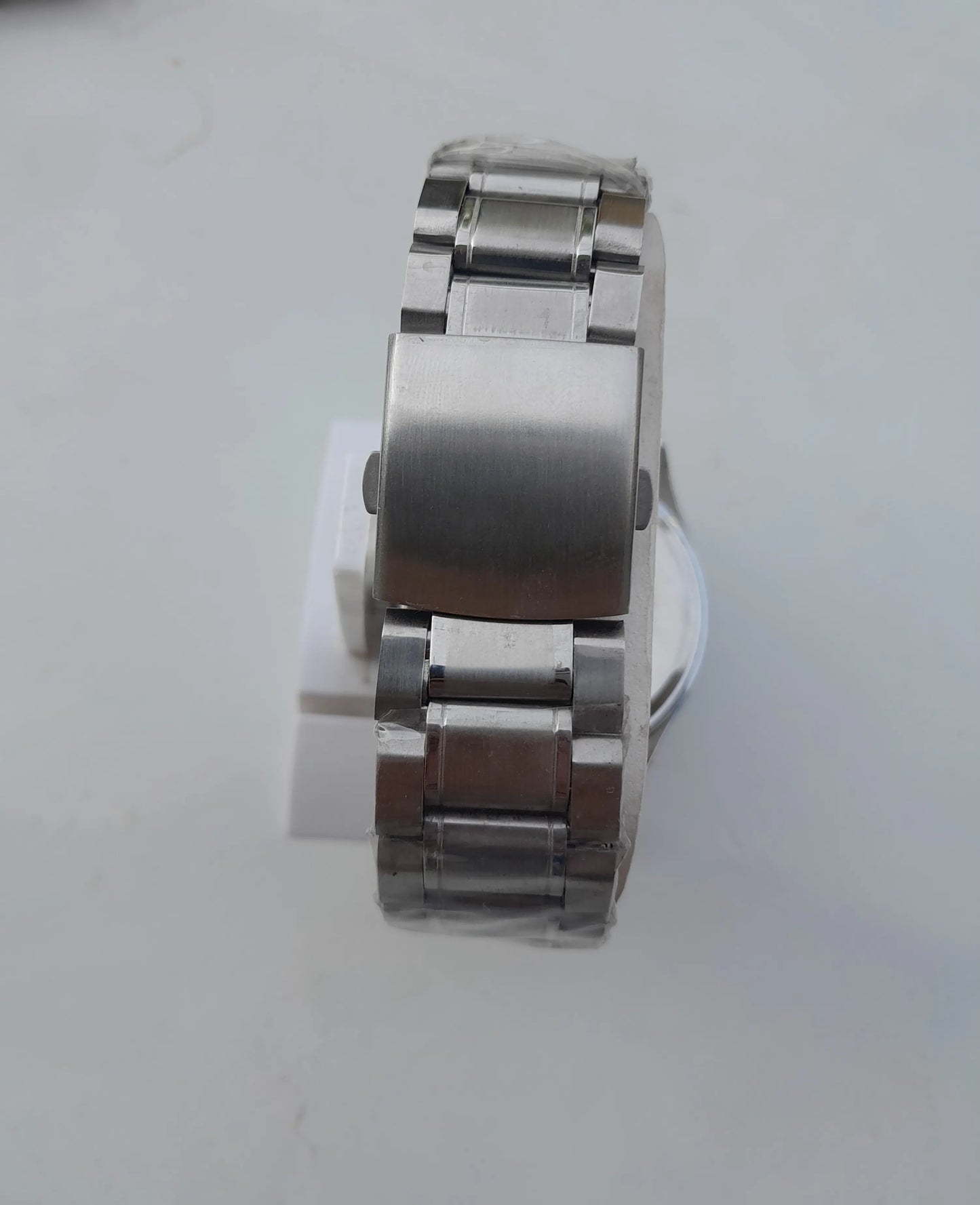 LOMASSEN WHITE-SILVER FINISH